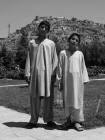 Afghanistn - chlapci v Babursk zahrad